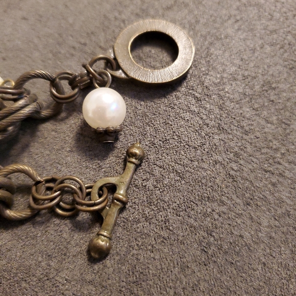 Romantic Pearl & Lace Statement Necklace – Vintage-Inspired Bronze Chain - Picture 2 of 7